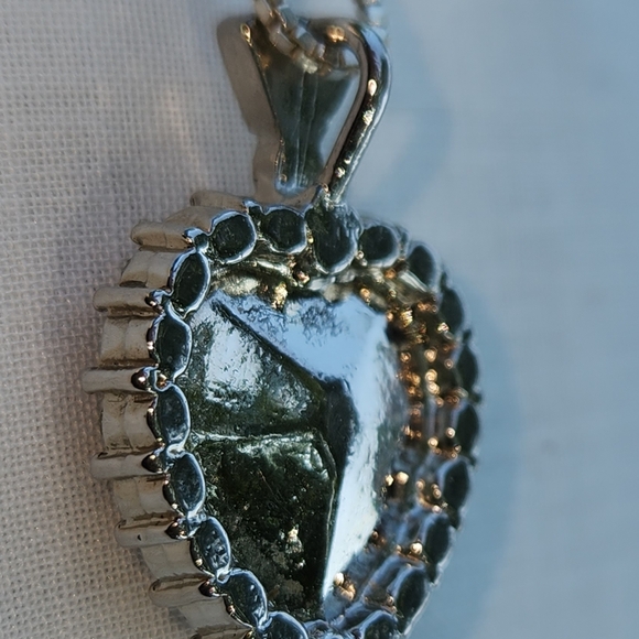 Faux Sapphire Heart Pendant and Chain - Picture 4 of 8